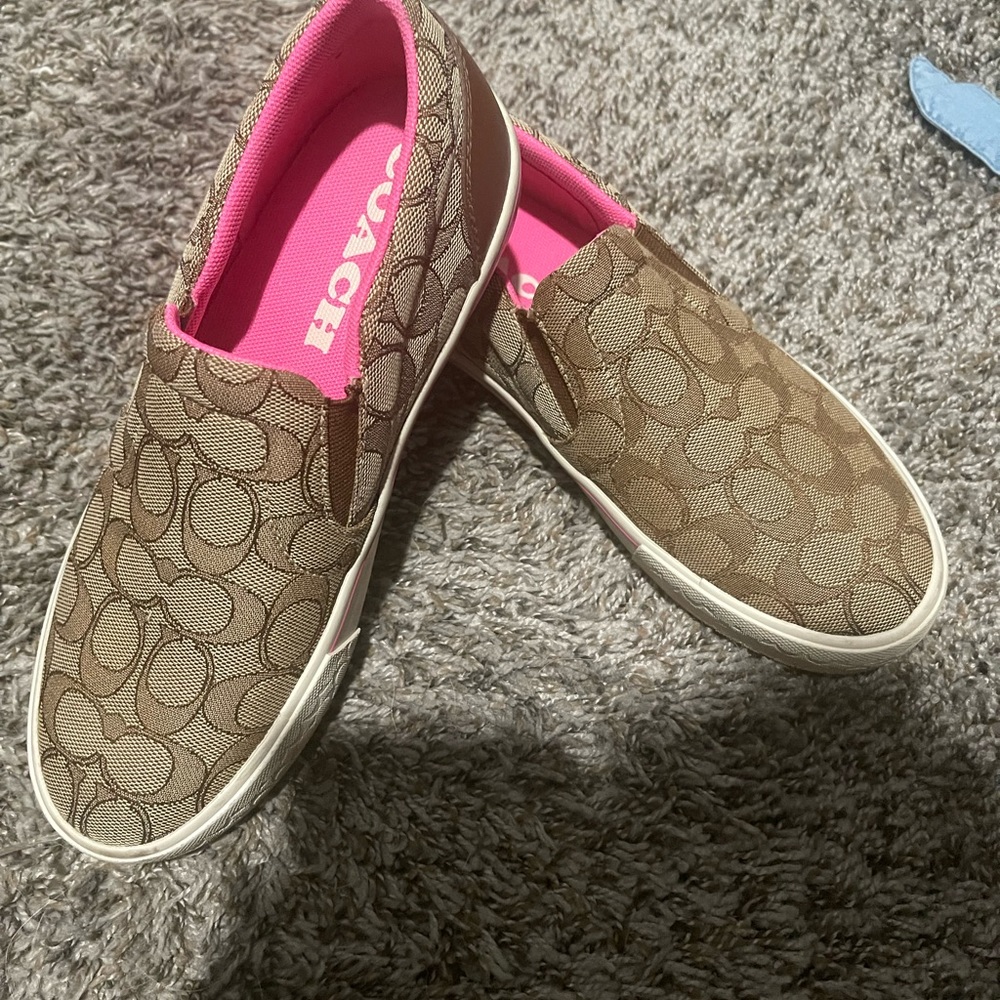 Sneakers coach like new